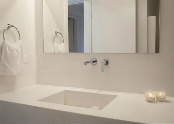 Paros Front House Nyaraló