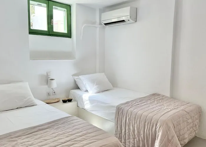 Paros Front House Nyaraló