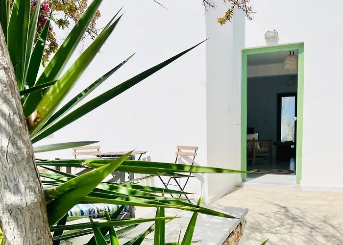 Nyaraló Paros Front House Náusza