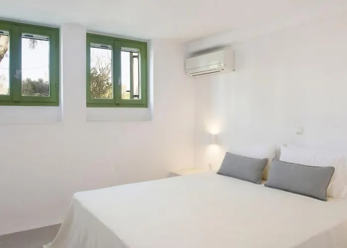 Сasa de vacaciones Paros Front House